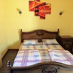 Bed & Breakfast затишний 