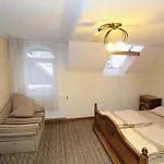 Bed & Breakfast затишний 