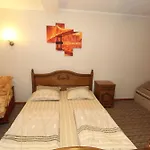 Bed & Breakfast затишний 