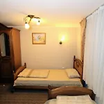Bed & Breakfast затишний 
