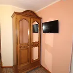 затишний 
