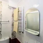 затишний 