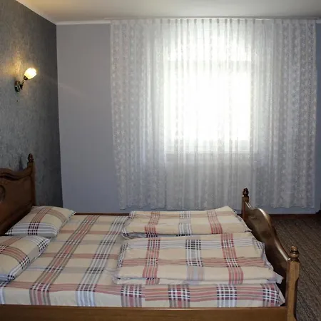 Bed & Breakfast затишний 