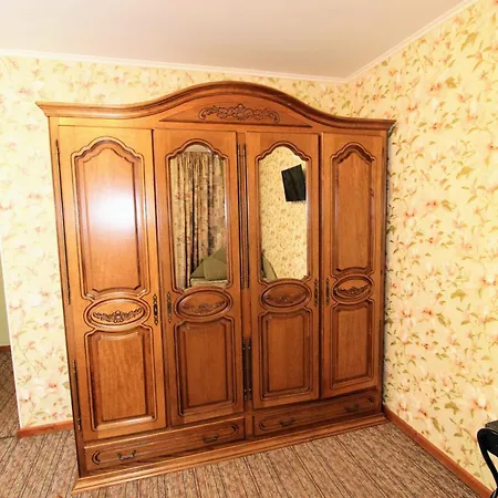 Bed & Breakfast затишний 