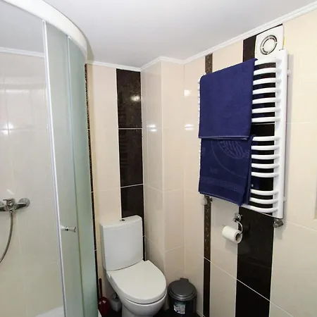Bed & Breakfast затишний 