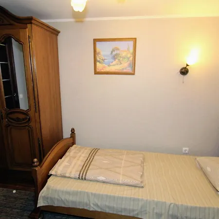 Bed & Breakfast затишний 