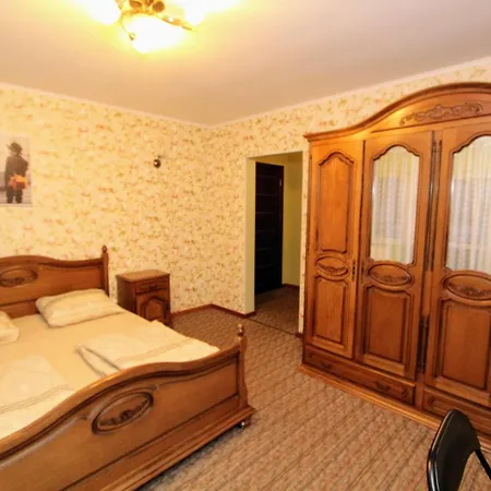 Bed & Breakfast затишний 
