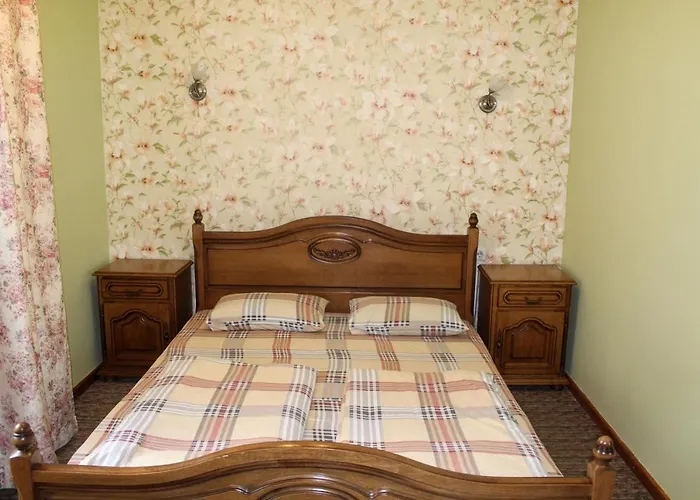 Bed and breakfast затишний 